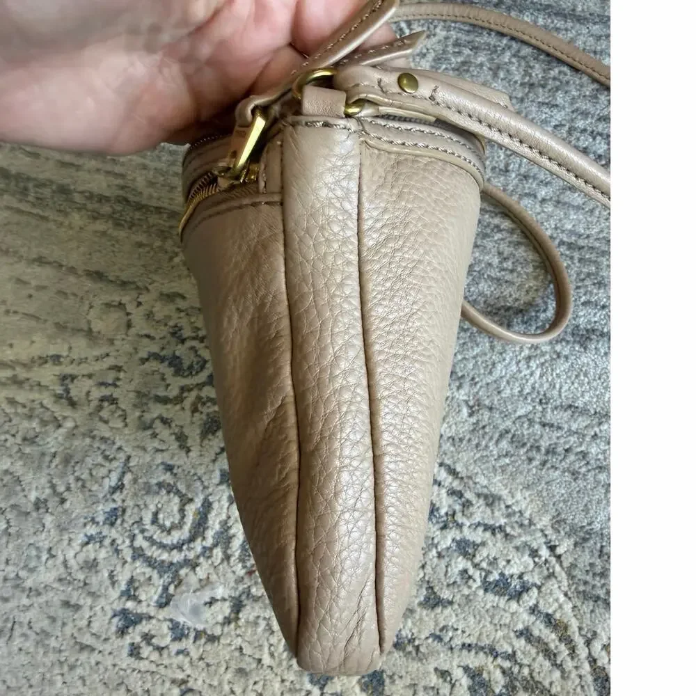 Fossil Erin Top Zip Tan Pebbled Genuine Leather Small Crossbody Bag